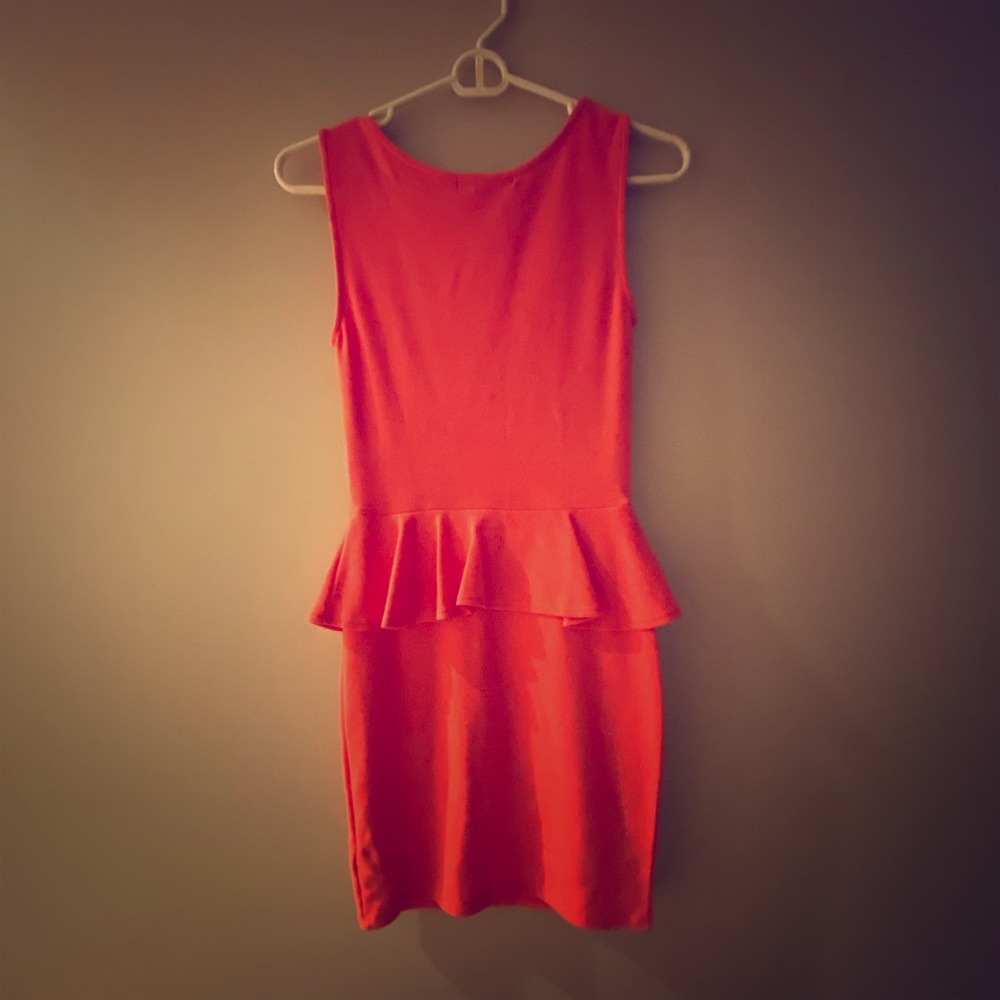 Short coral dress